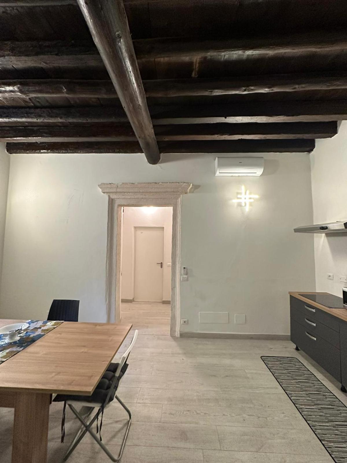 Apartamento Al Campanile Verona Exterior foto