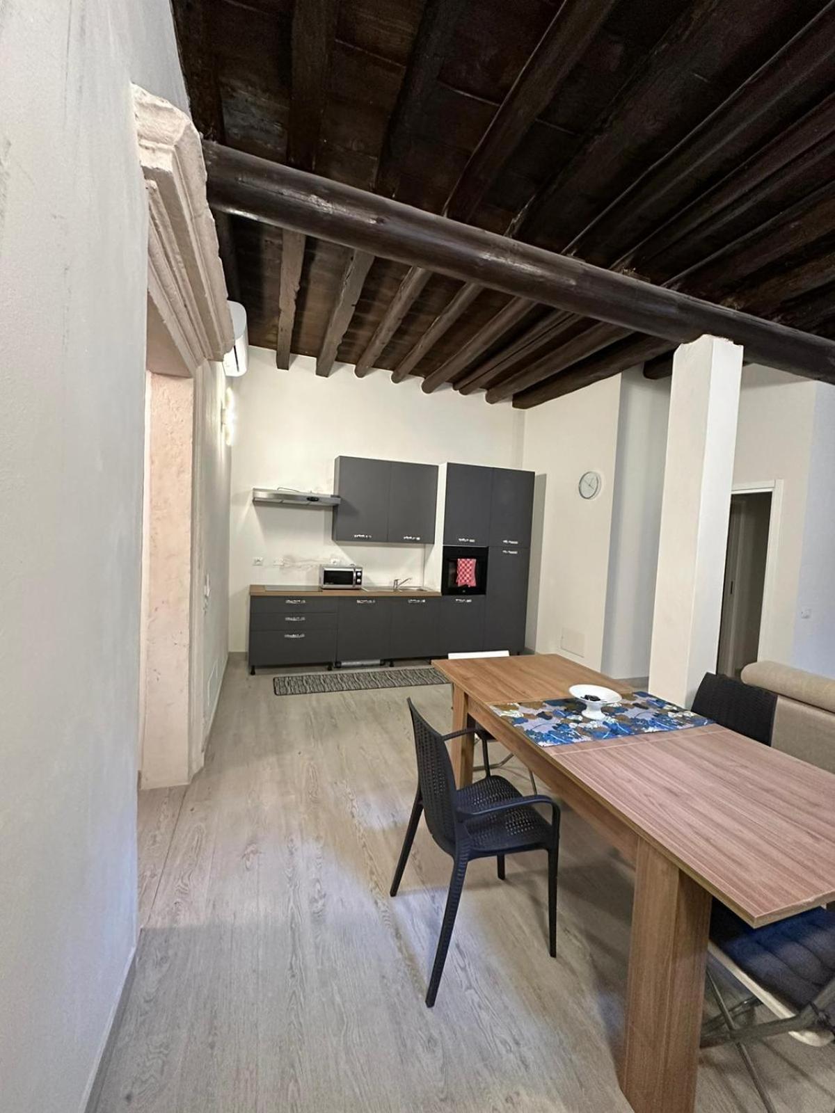 Apartamento Al Campanile Verona Exterior foto